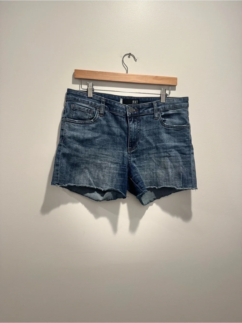 KUT FROM THE KLOTH Gidget medium wash denim shorts
